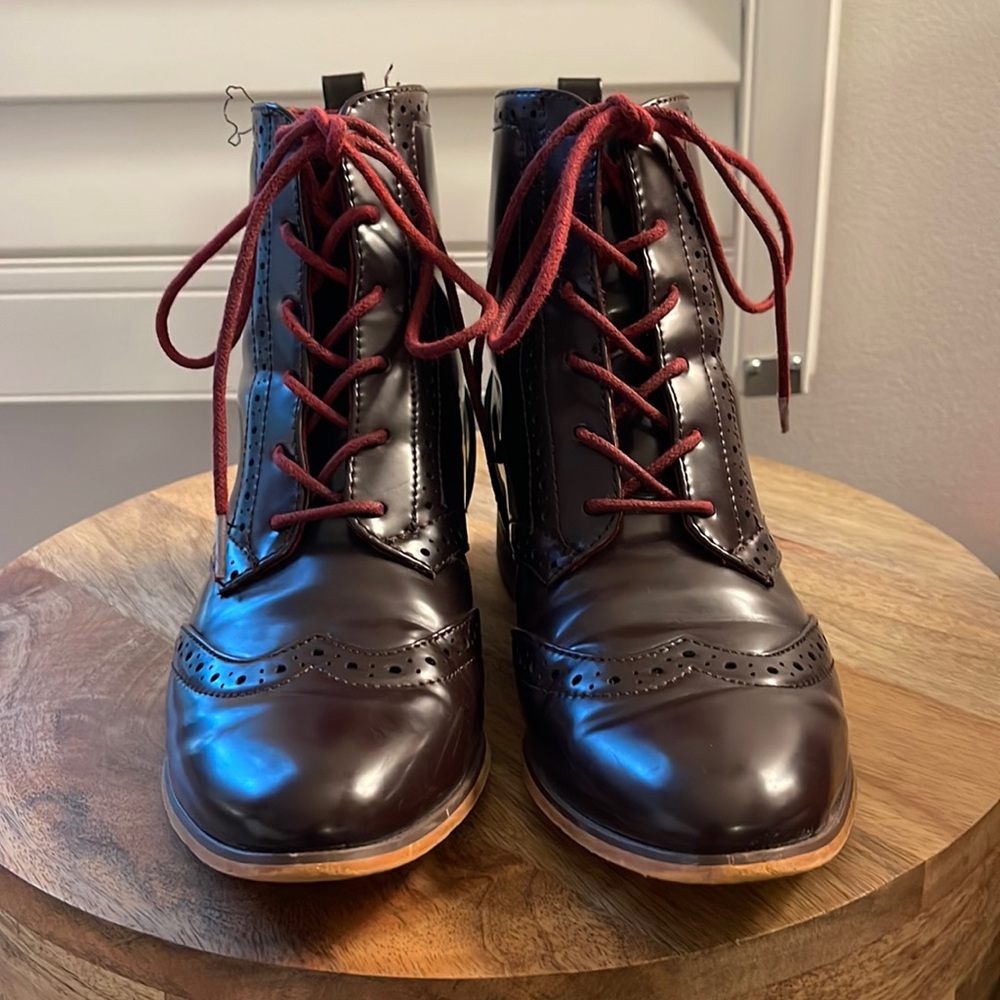 👠 Patent Leather Wine Leila Stone Oxford Boots